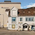 Lys Og Innbydende I Sandviken 베르겐