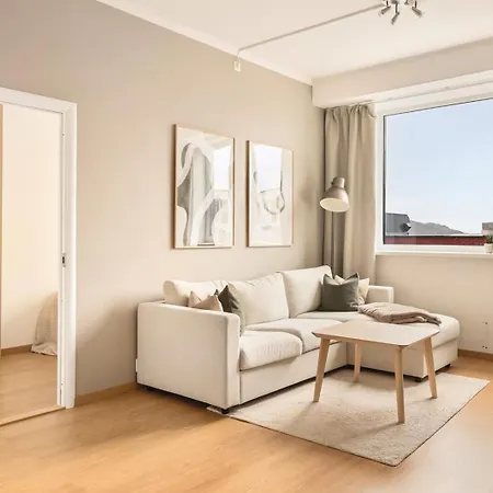 Apartment Lys Og Innbydende I Sandviken