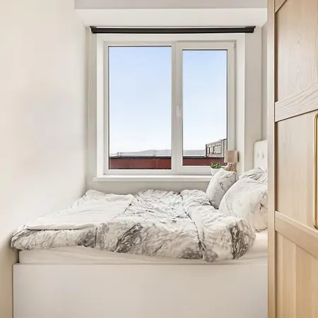 Апартаменти Lys Og Innbydende I Sandviken *