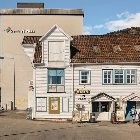Lys Og Innbydende I Sandviken Берген