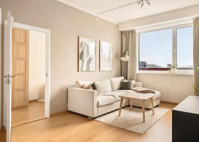 Apartment Lys Og Innbydende I Sandviken