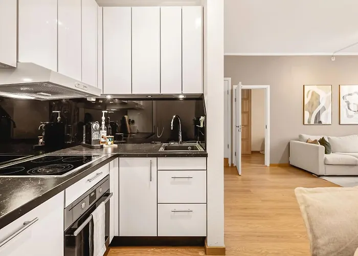 Lys Og Innbydende I Sandviken Appartement